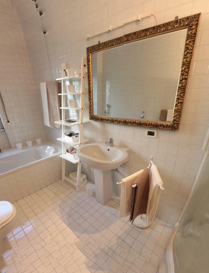 Luminous Stylish Quiet 150M2, Tre Torri Apartment Milan Bagian luar foto